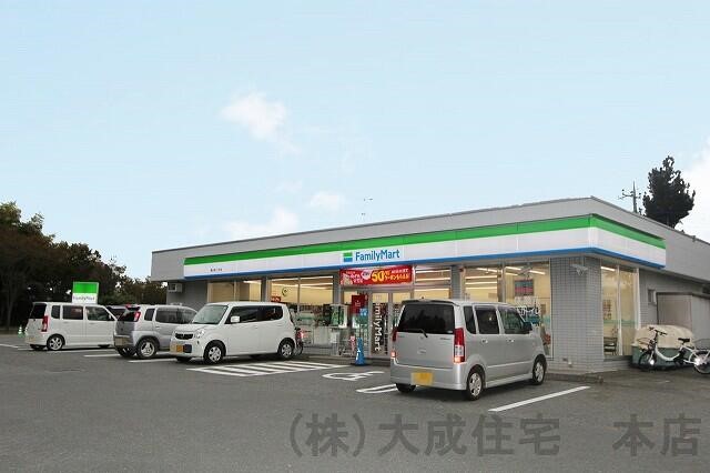 コンビニ(500m)-ファミリーマート　鶴ヶ島藤金店(徒歩7分につき ちょっとしたお買い物にも便利です＾＾)