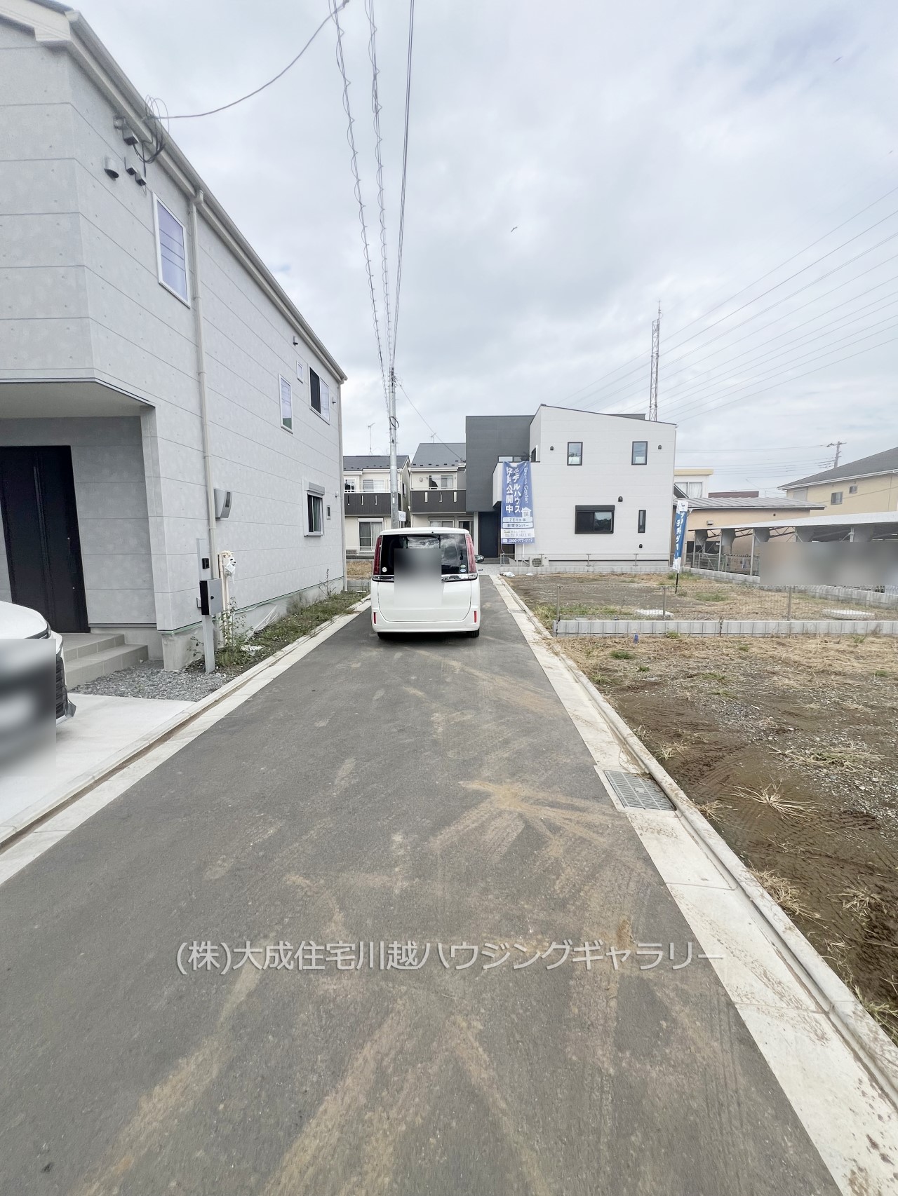 前面道路含む現地写真-前面道路（４.２ｍ開発道路）　５区画：現地写真2024.10.7撮影