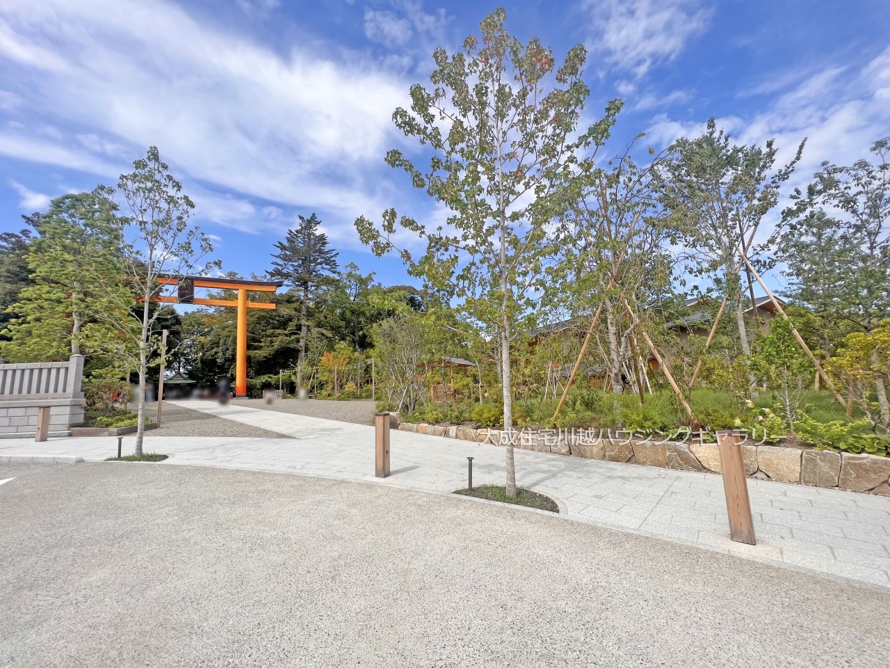 周辺の街並み(180m)-川越氷川神社(徒歩３分。縁結びの神様として古くから信仰を集めている神社。夏の祭事「縁むすび風鈴」や、「絵馬トンネル」などがある人気観光スポットです。)