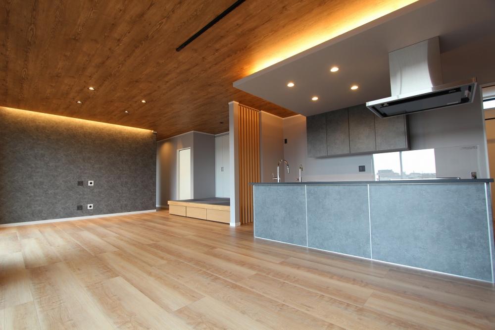 鶴ヶ島市 注文住宅：グレー×ウッドの大人モダンな平屋