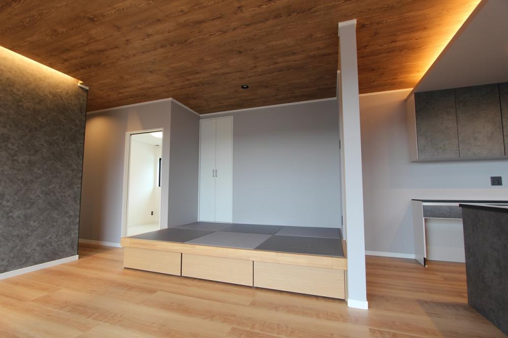 鶴ヶ島市 注文住宅：グレー×ウッドの大人モダンな平屋