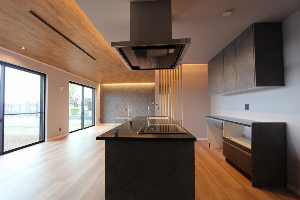 鶴ヶ島市 注文住宅：グレー×ウッドの大人モダンな平屋