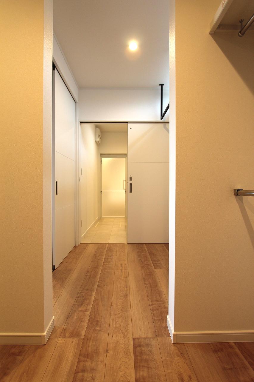 鶴ヶ島市 注文住宅：グレー×ウッドの大人モダンな平屋