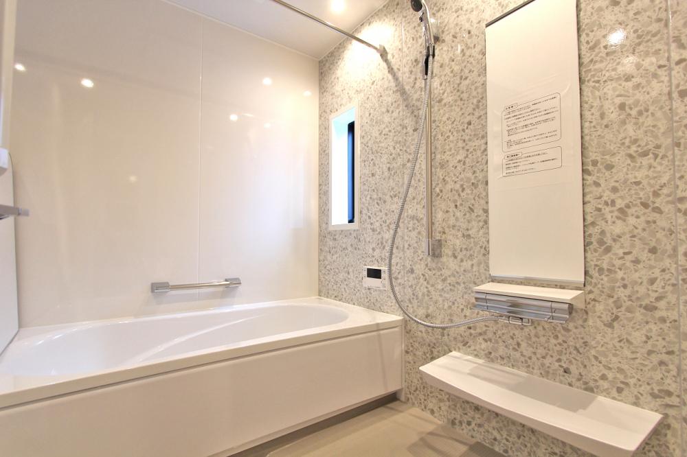 鶴ヶ島市 注文住宅：グレー×ウッドの大人モダンな平屋