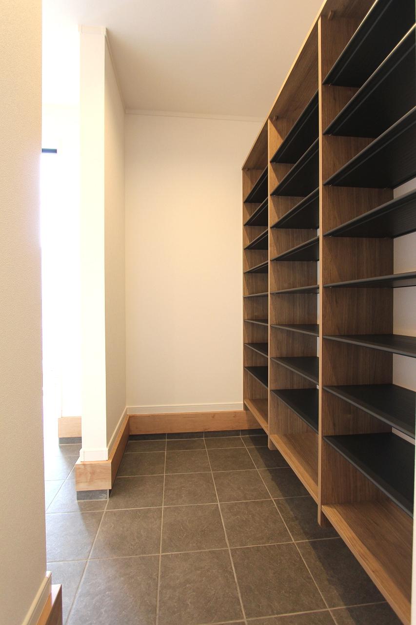 鶴ヶ島市 注文住宅：グレー×ウッドの大人モダンな平屋