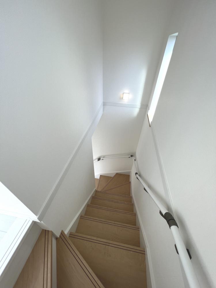 東京都板橋区 注文住宅：こだわり照明がお洒落なグレイッシュブルーのお家