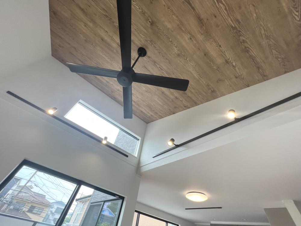 朝霞市 注文住宅：吹抜けと勾配天井で開放感のある家