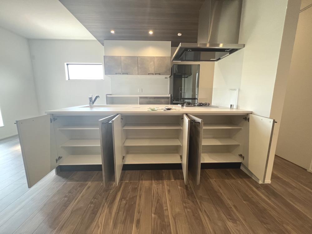 川越市 注文住宅：広い土地に佇む大人ナチュラルな邸宅