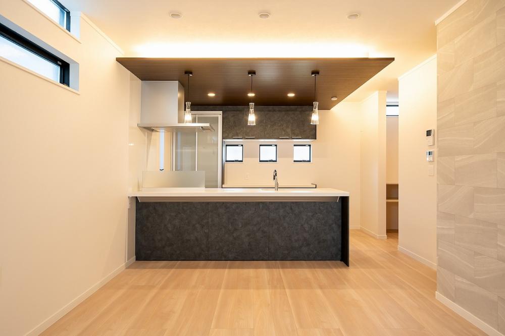 川越市 注文住宅：上品さと家事楽アイディアが詰まった大人モダンな家