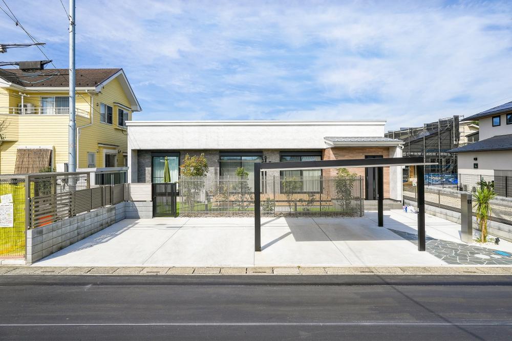 鶴ヶ島市 注文住宅：グレー×ウッドの大人モダンな平屋