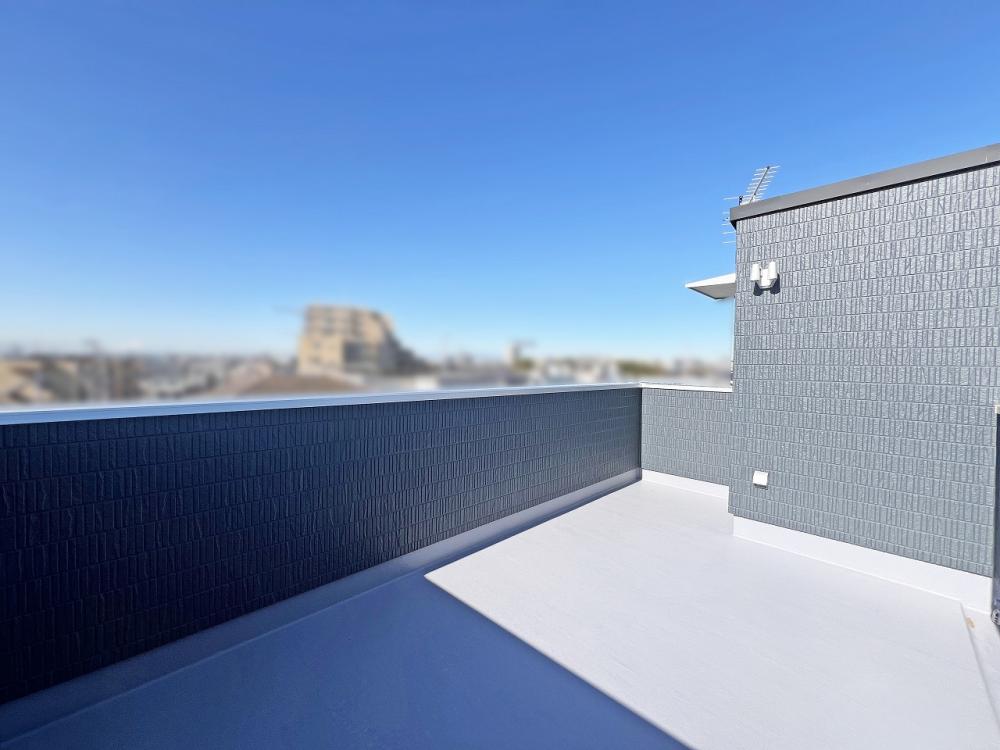 志木市　注文住宅：限られた敷地を最大限に活かした、屋上付きの家