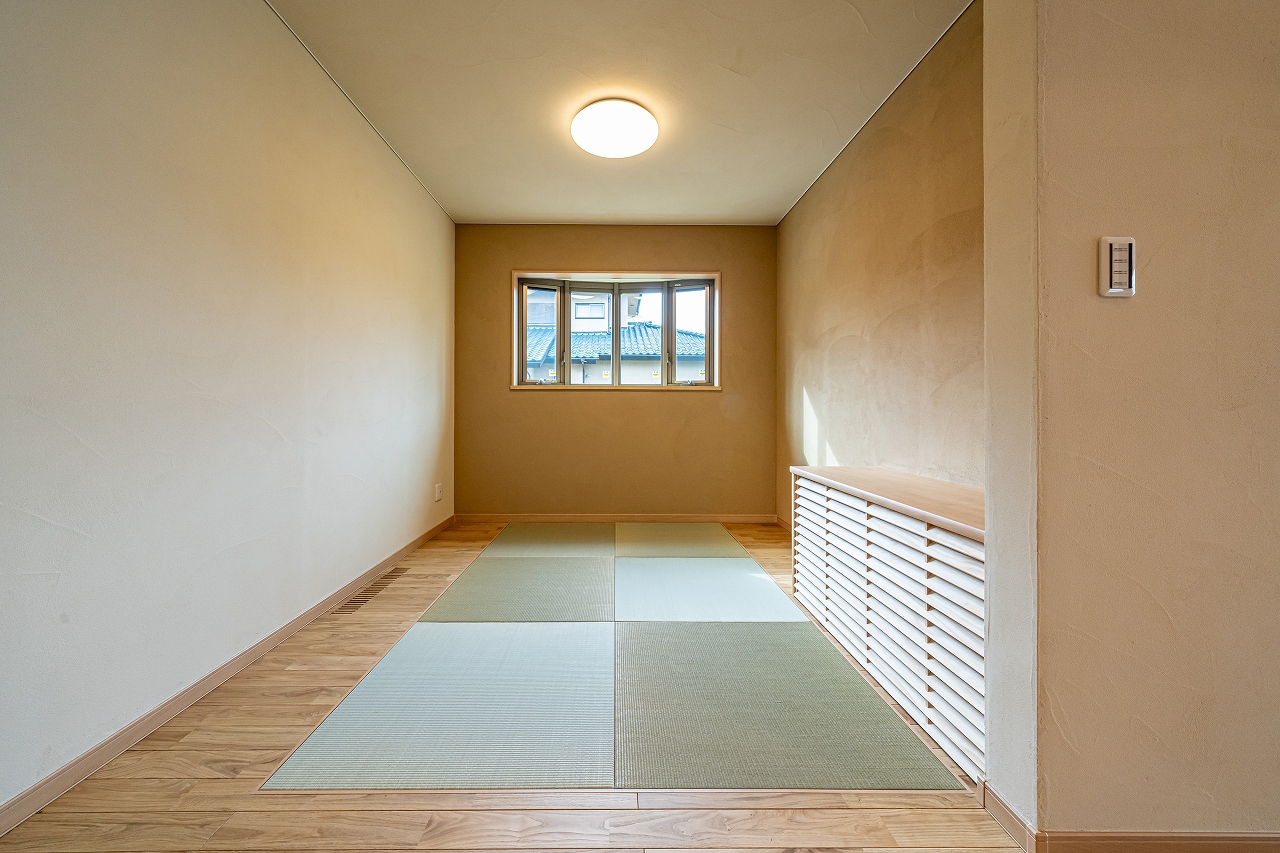 鶴ヶ島市 注文住宅：木の温もり感じる開放感のある家