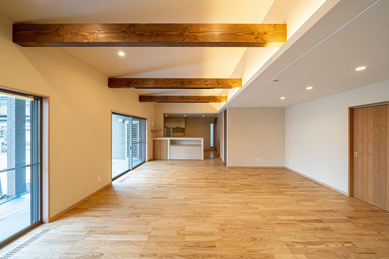 鶴ヶ島市 注文住宅：木の温もり感じる開放感のある家