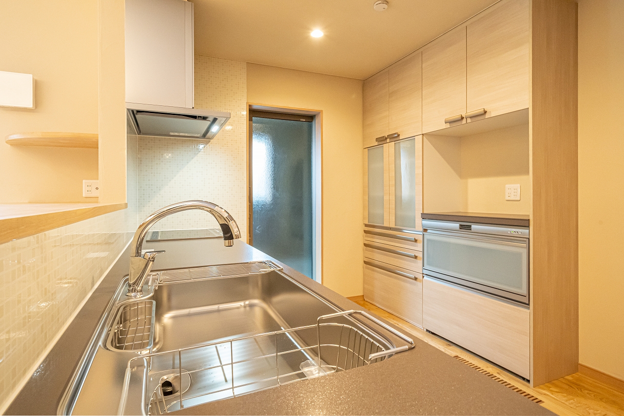 鶴ヶ島市 注文住宅：木の温もり感じる開放感のある家