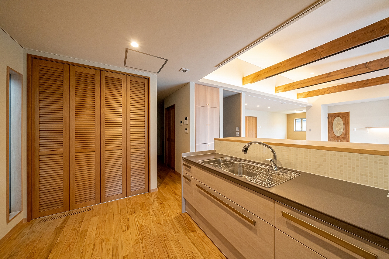 鶴ヶ島市 注文住宅：木の温もり感じる開放感のある家