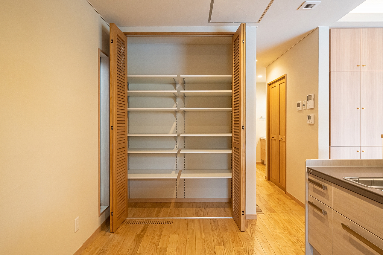 鶴ヶ島市 注文住宅：木の温もり感じる開放感のある家