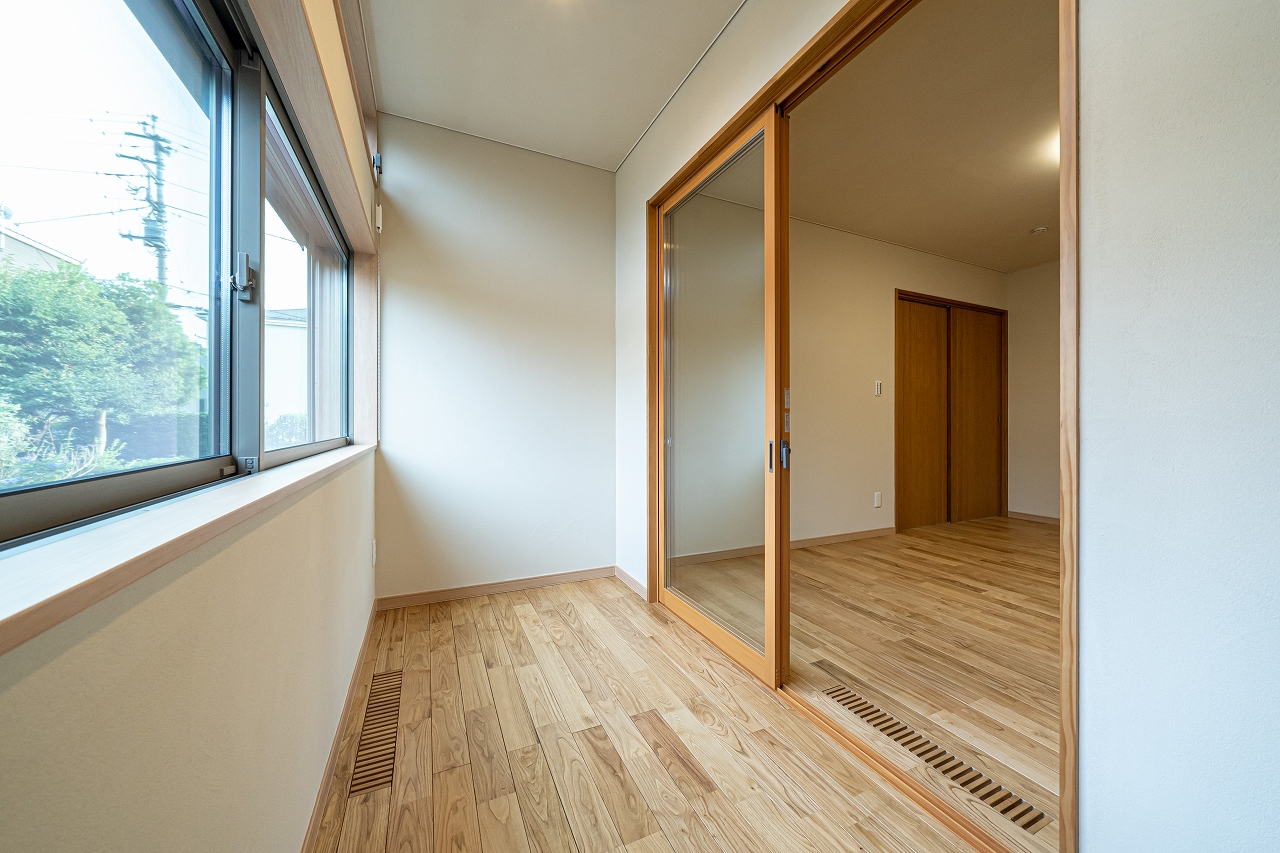 鶴ヶ島市 注文住宅：木の温もり感じる開放感のある家