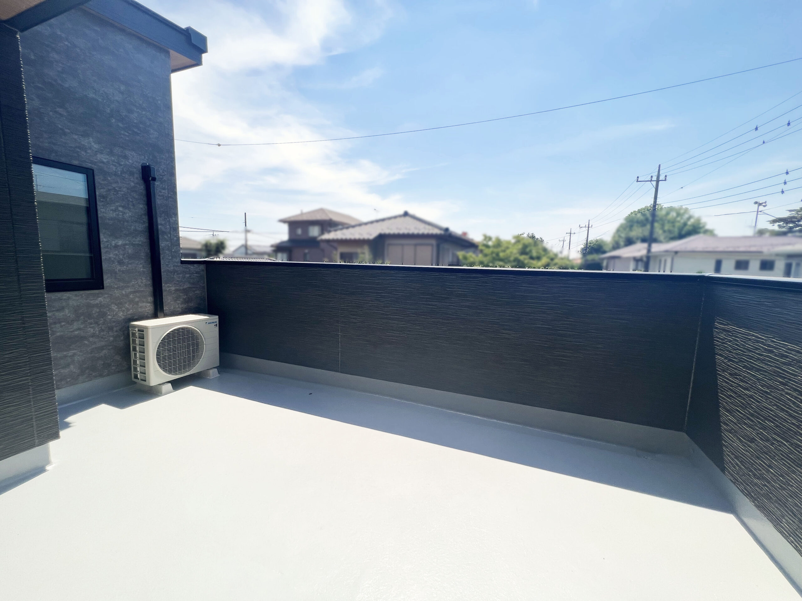 鶴ヶ島市 注文住宅：グレー×チェスナットのシンプルモダンな邸宅