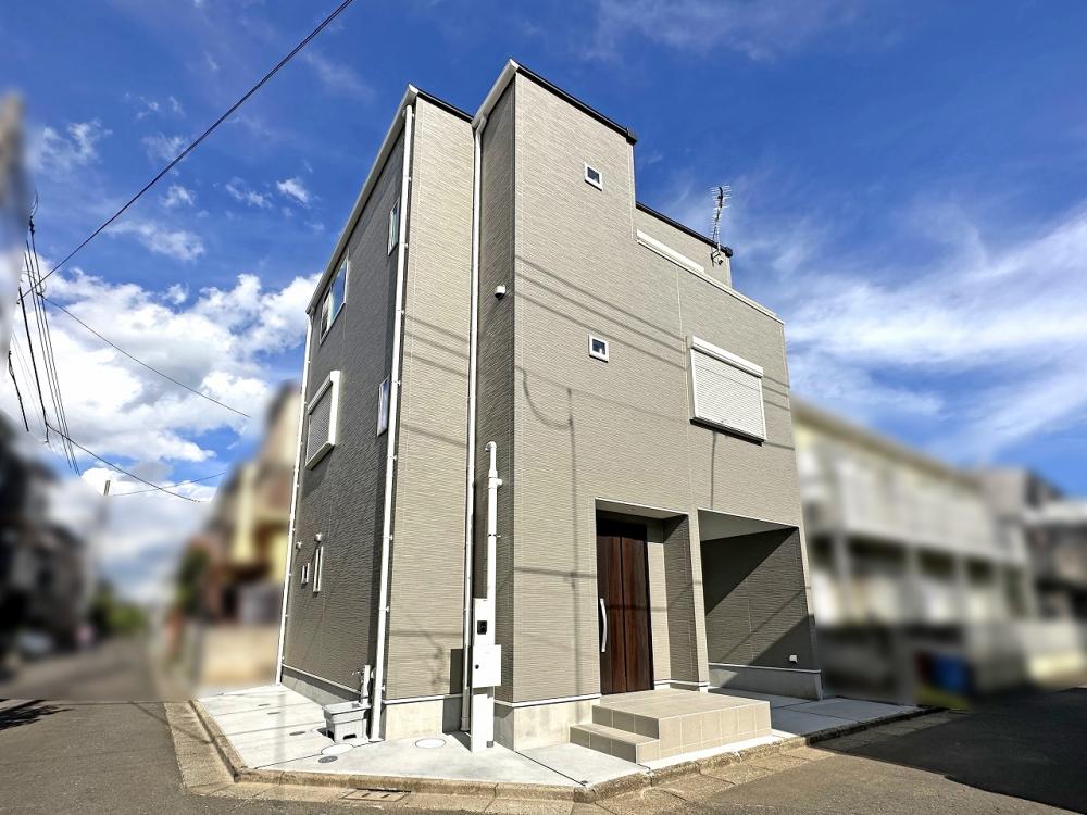 入間郡三芳町 注文住宅：無機質でシックなシンプルハウス