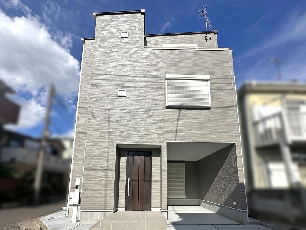 入間郡三芳町 注文住宅：無機質でシックなシンプルハウス