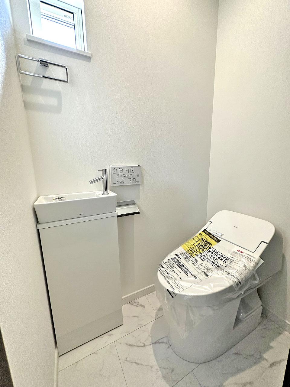 入間郡三芳町 注文住宅：無機質でシックなシンプルハウス