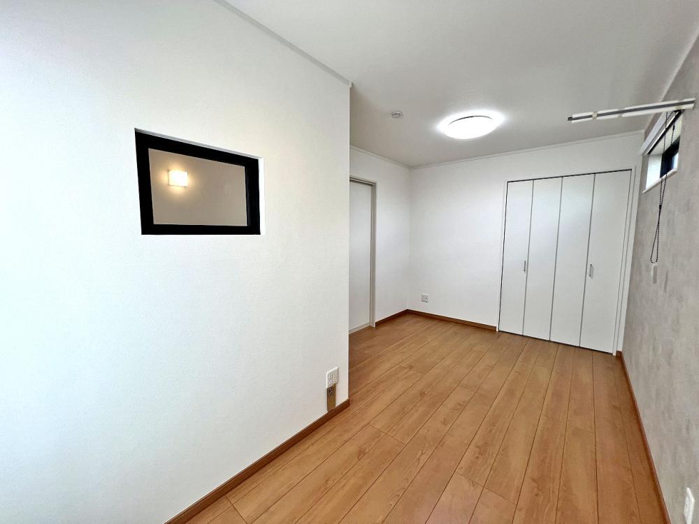 志木市 注文住宅：グレー×木目の外国風モダンハウス