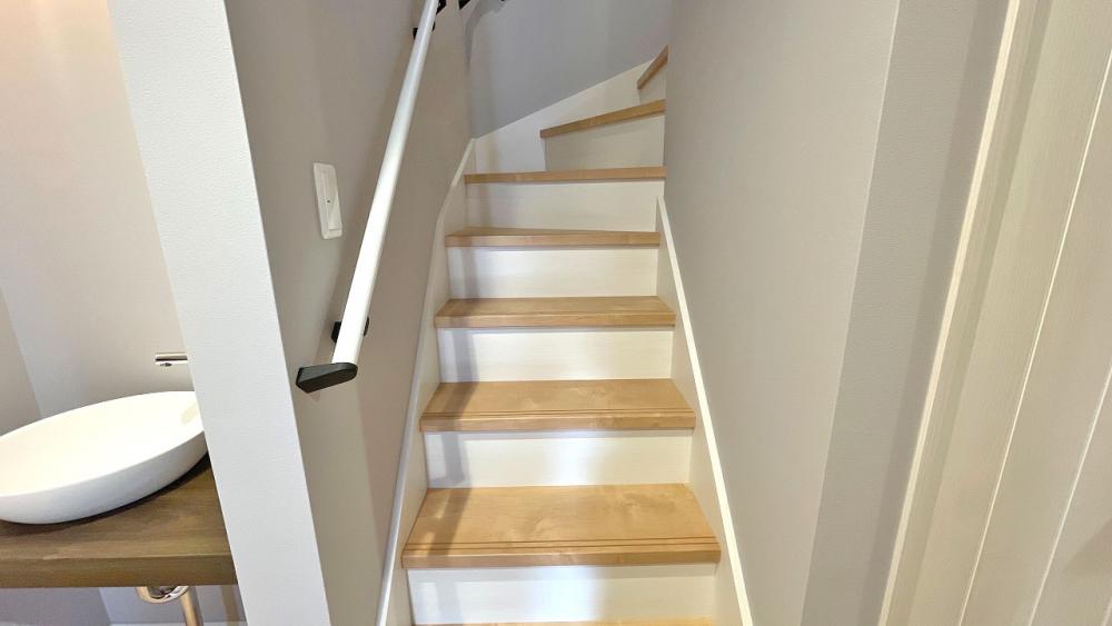 鶴ヶ島市 注文住宅：ホワイト×グレー×ウッド　お洒落な暮らしを叶える家