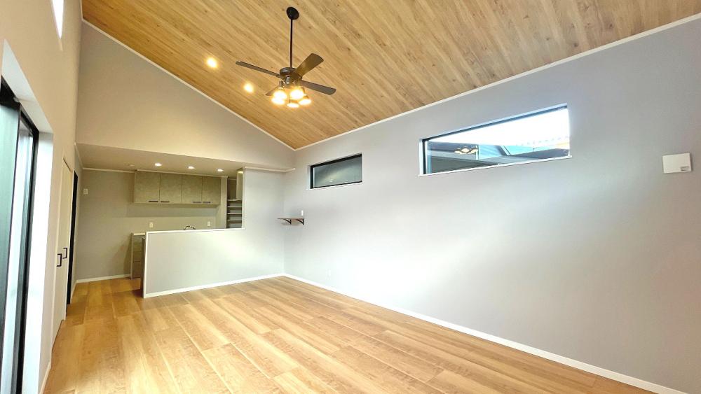 鶴ヶ島市 注文住宅：ホワイト×グレー×ウッド　お洒落な暮らしを叶える家