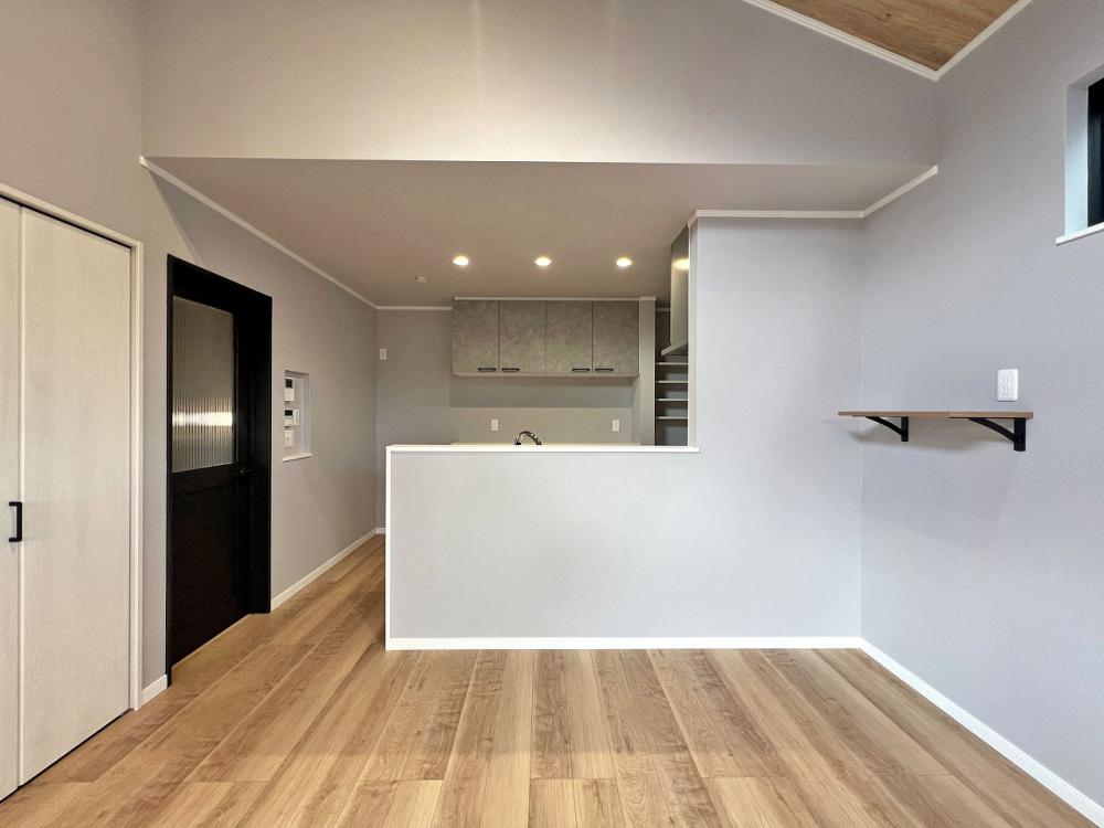 鶴ヶ島市 注文住宅：ホワイト×グレー×ウッド　お洒落な暮らしを叶える家