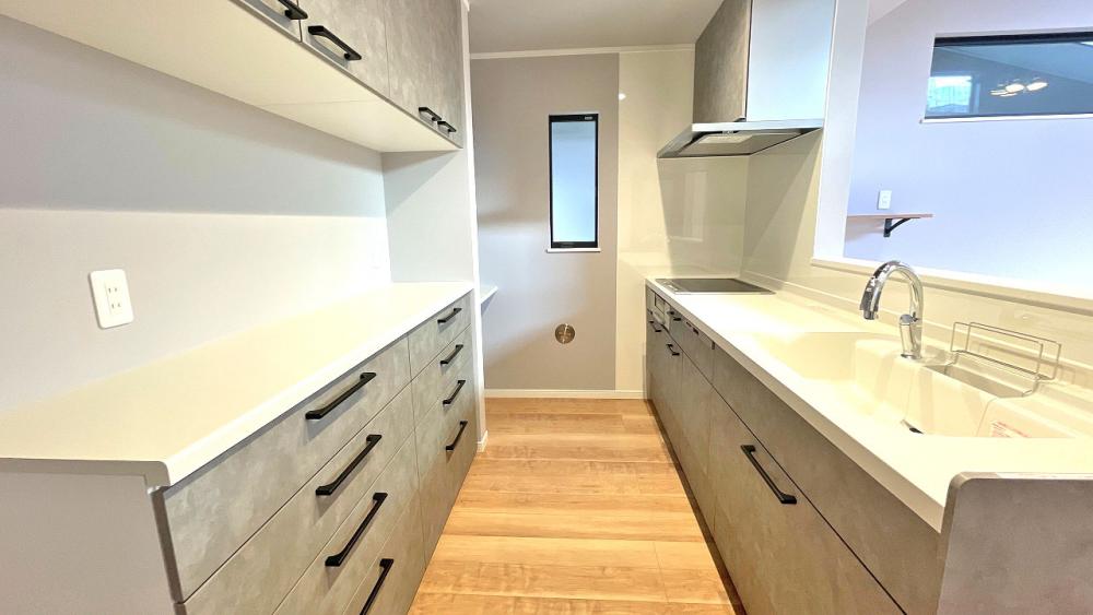 鶴ヶ島市 注文住宅：ホワイト×グレー×ウッド　お洒落な暮らしを叶える家