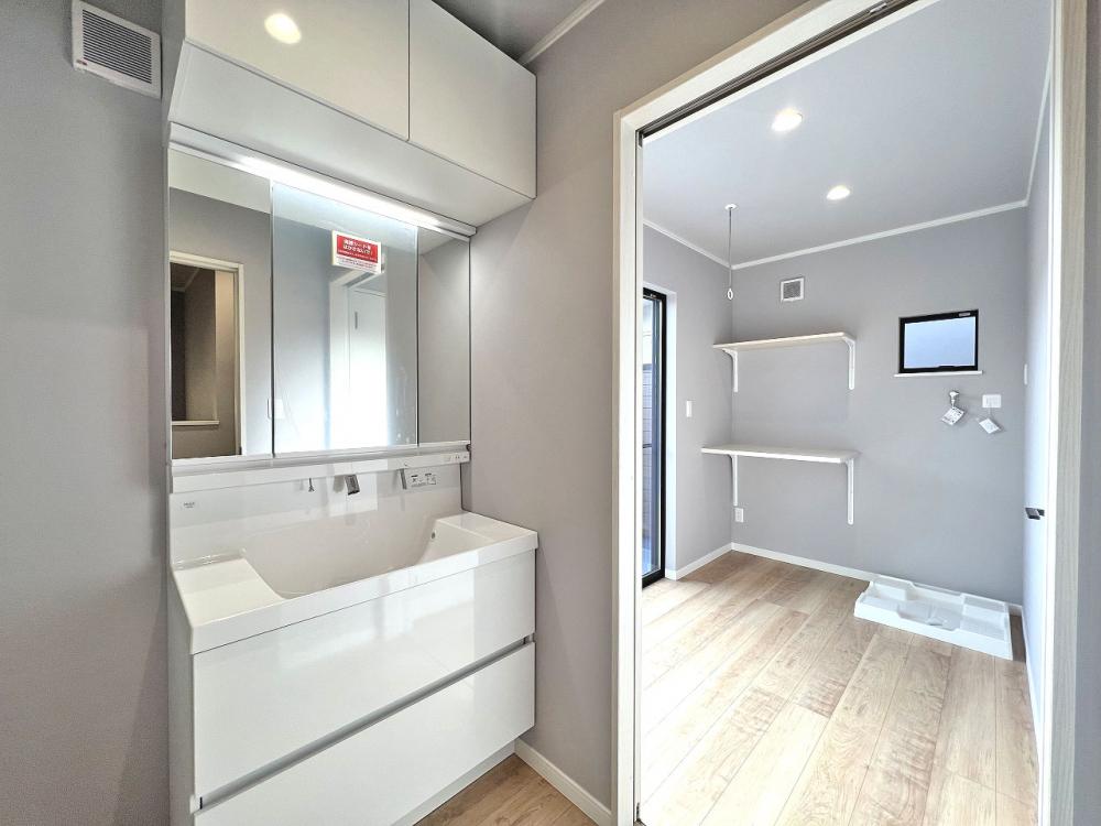 鶴ヶ島市 注文住宅：ホワイト×グレー×ウッド　お洒落な暮らしを叶える家