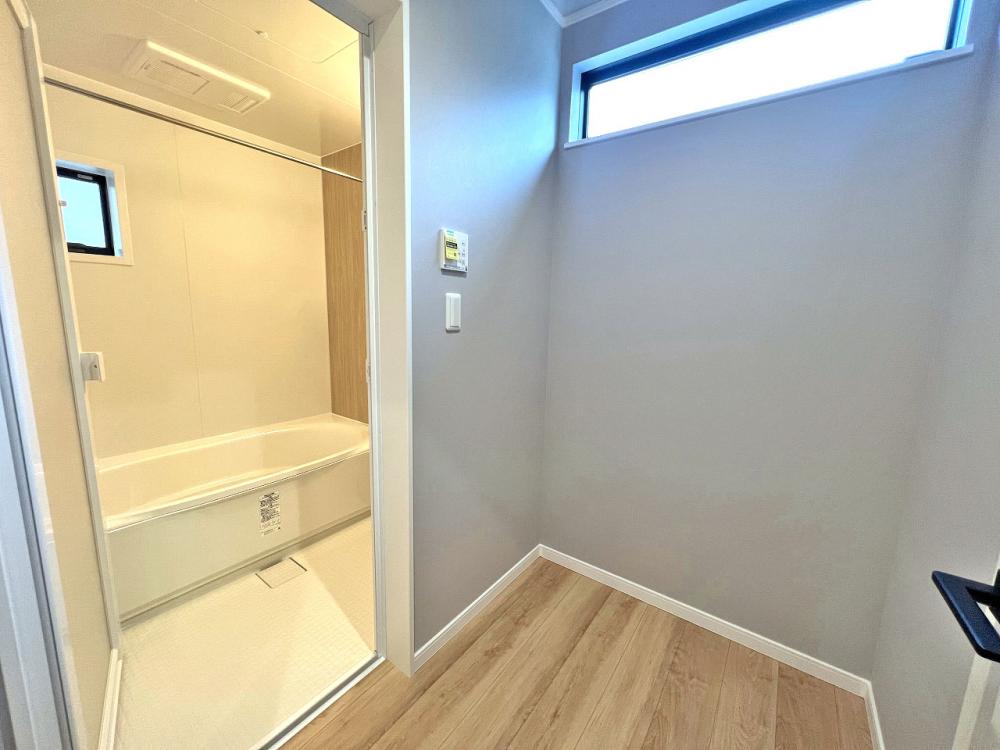 鶴ヶ島市 注文住宅：ホワイト×グレー×ウッド　お洒落な暮らしを叶える家