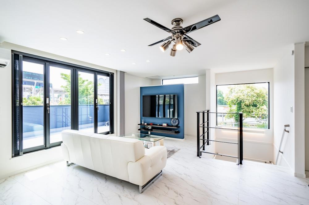 鶴ヶ島市 注文住宅：大人かっこいいガレージハウス