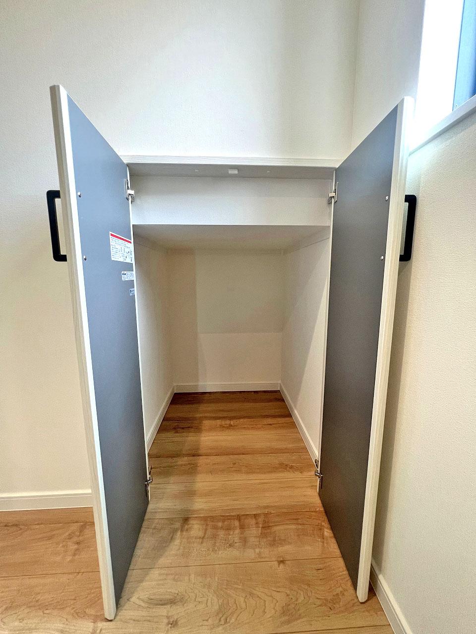 川越市 注文住宅：白×ブルー×ウッド　お洒落なカフェ風ハウス