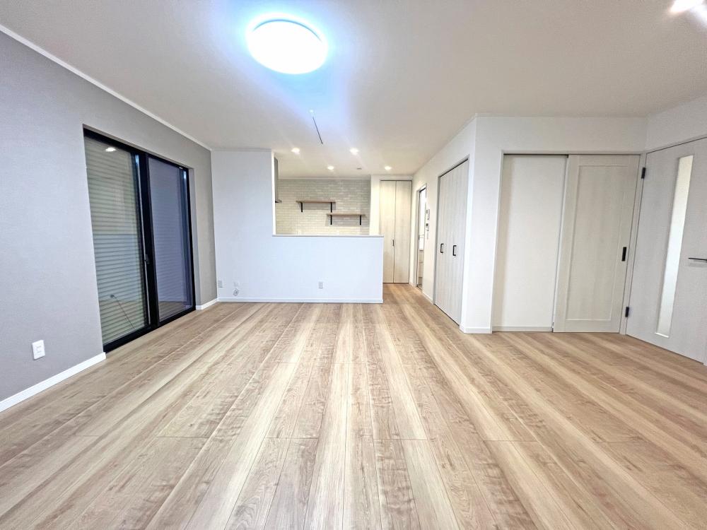 川越市 注文住宅：白×ブルー×ウッド　お洒落なカフェ風ハウス