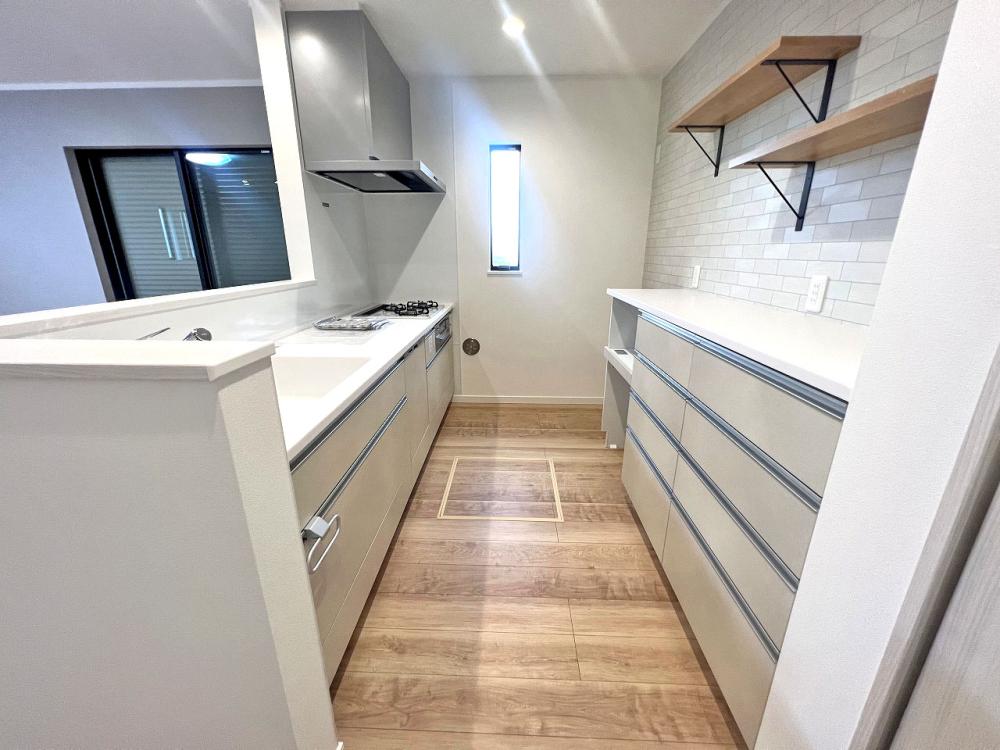 川越市 注文住宅：白×ブルー×ウッド　お洒落なカフェ風ハウス