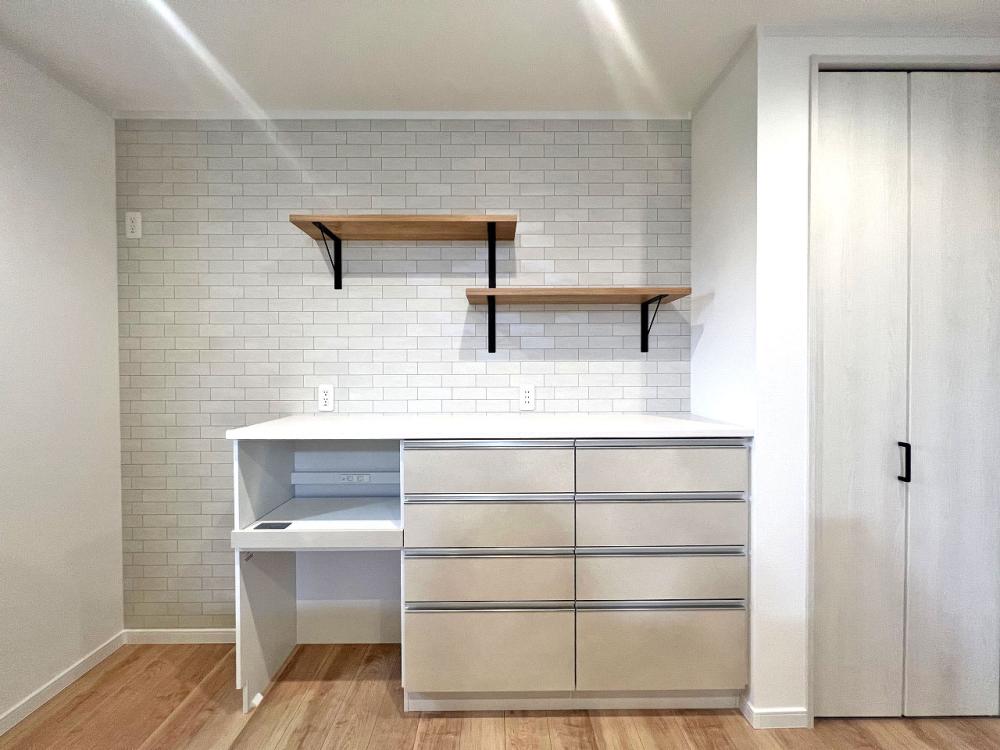 川越市 注文住宅：白×ブルー×ウッド　お洒落なカフェ風ハウス