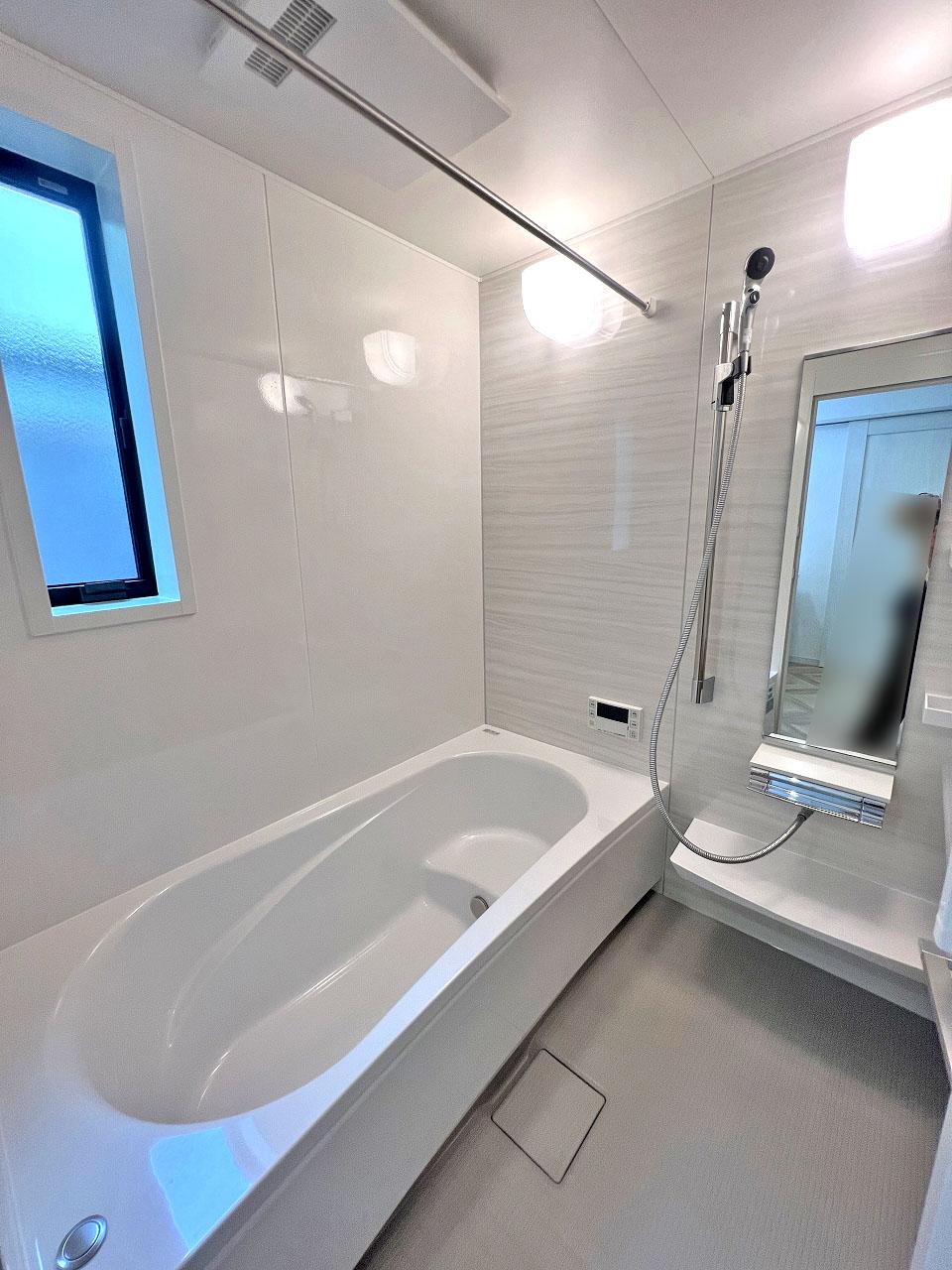 川越市 注文住宅：白×ブルー×ウッド　お洒落なカフェ風ハウス