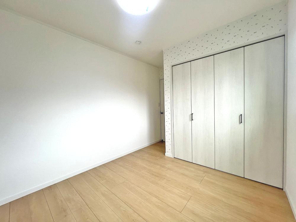 川越市 注文住宅：白×ブルー×ウッド　お洒落なカフェ風ハウス