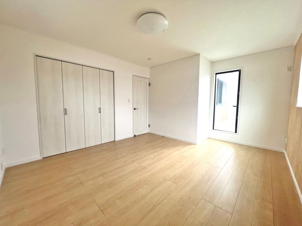 川越市 注文住宅：白×ブルー×ウッド　お洒落なカフェ風ハウス