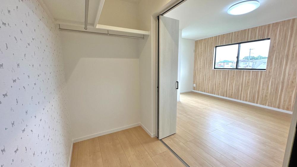 川越市 注文住宅：白×ブルー×ウッド　お洒落なカフェ風ハウス