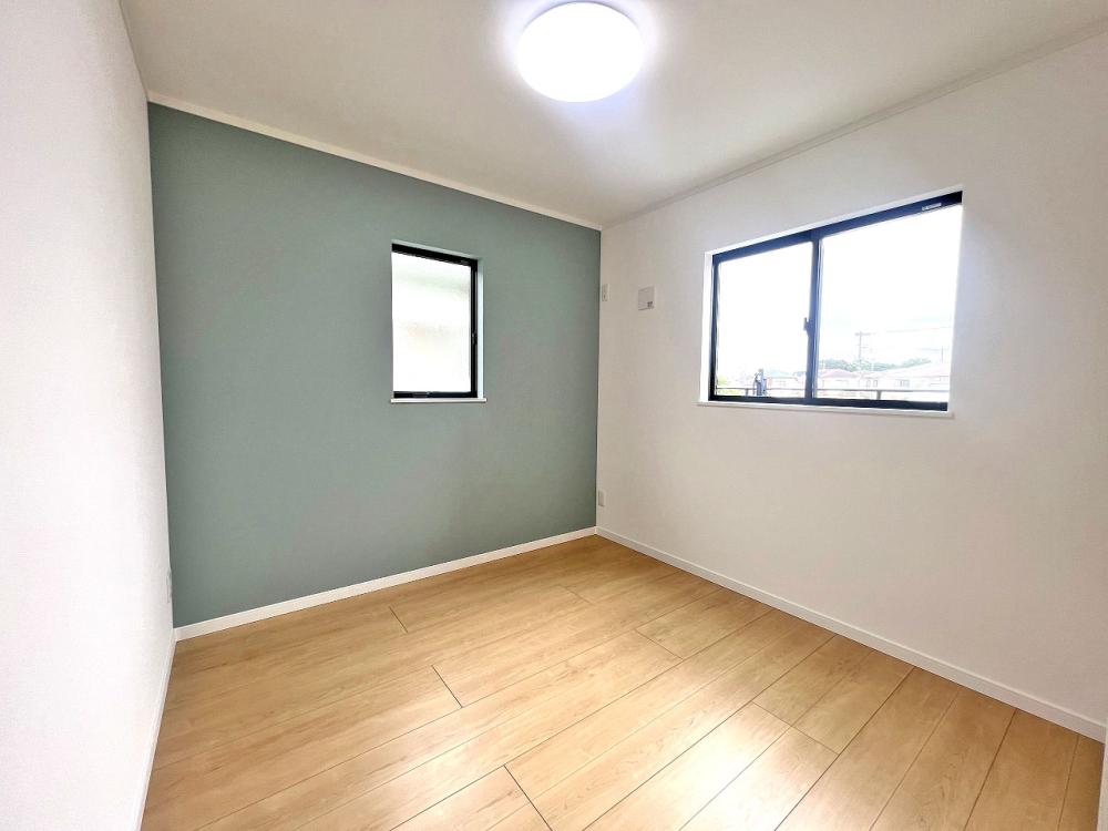 川越市 注文住宅：白×ブルー×ウッド　お洒落なカフェ風ハウス