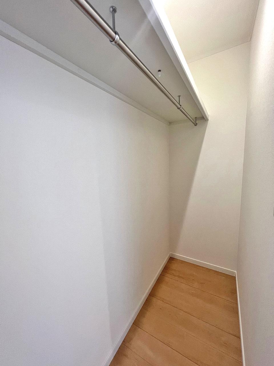 川越市 注文住宅：白×ブルー×ウッド　お洒落なカフェ風ハウス