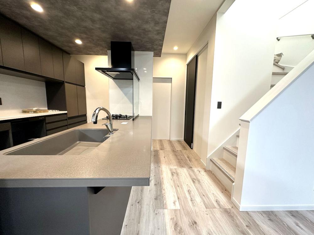 川越市 注文住宅：ランドリールームのあるモダンハウス