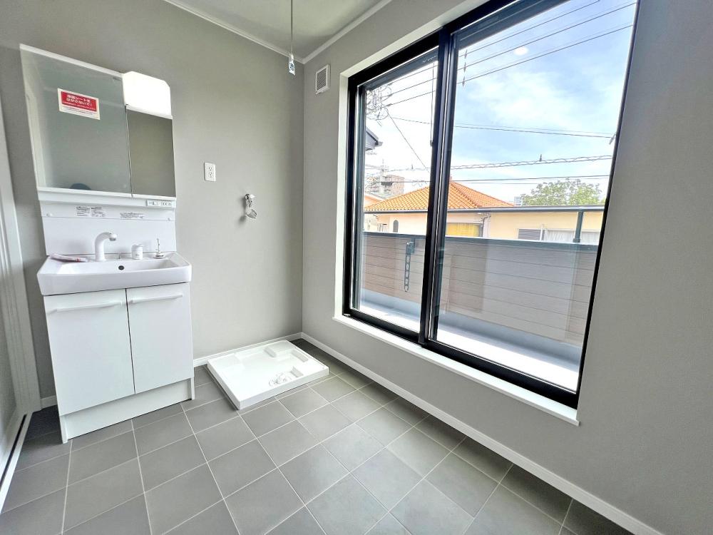 川越市 注文住宅：ランドリールームのあるモダンハウス