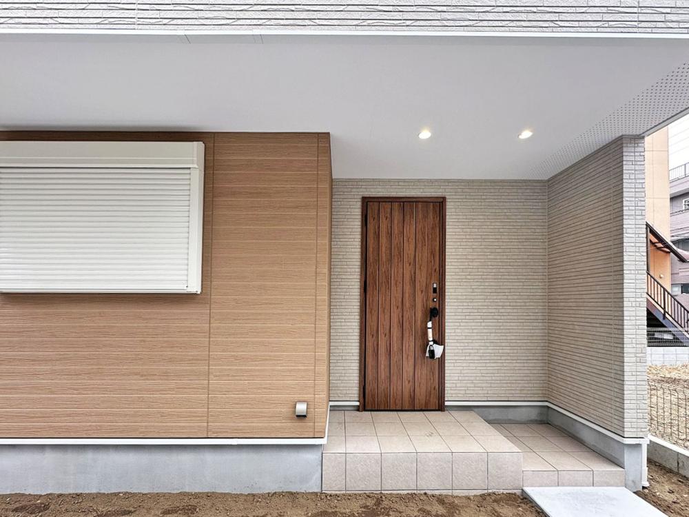 新座市 注文住宅：グレージュ×ゴールドの優しい温もりと上品な家