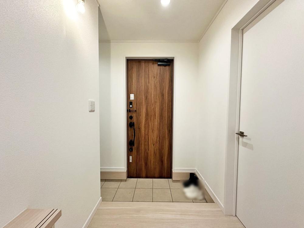 新座市 注文住宅：グレージュ×ゴールドの優しい温もりと上品な家