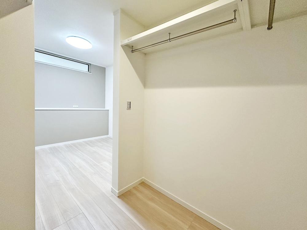 新座市 注文住宅：グレージュ×ゴールドの優しい温もりと上品な家