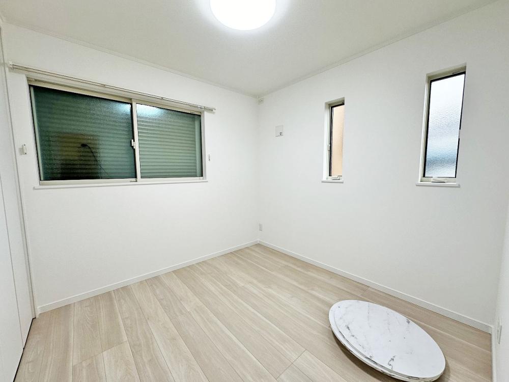 新座市 注文住宅：グレージュ×ゴールドの優しい温もりと上品な家