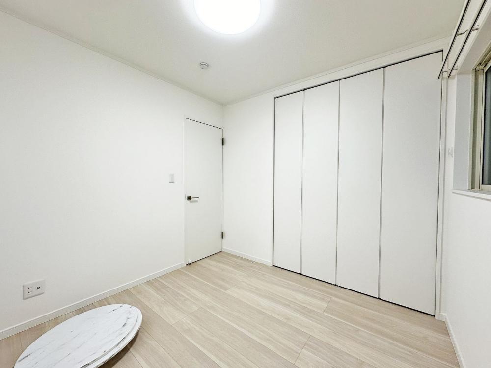 新座市 注文住宅：グレージュ×ゴールドの優しい温もりと上品な家